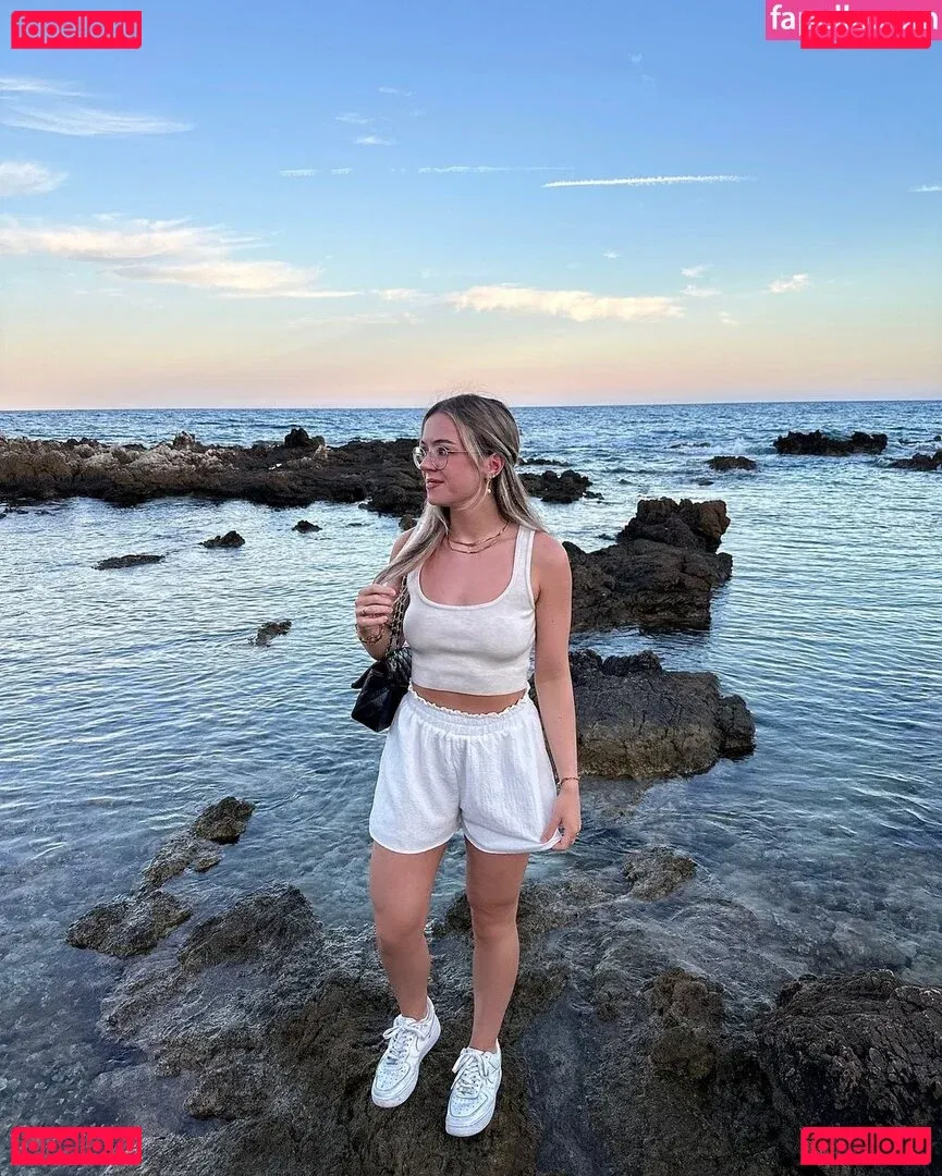 Hannah C Onlyfans Photo Gallery 