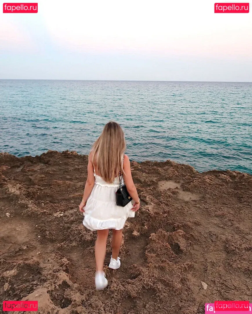 Hannah C Onlyfans Photo Gallery 