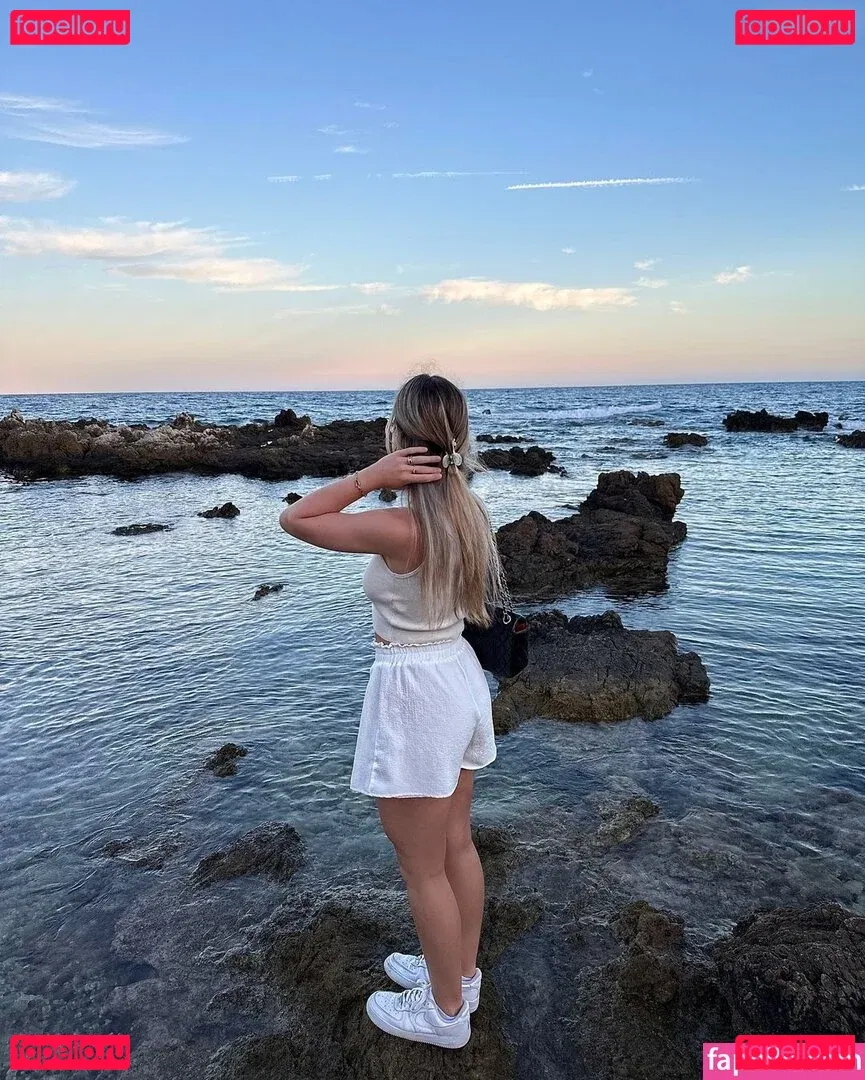 Hannah C Onlyfans Photo Gallery 