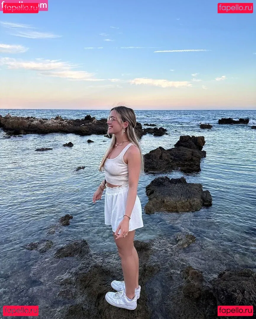 Hannah C Onlyfans Photo Gallery 