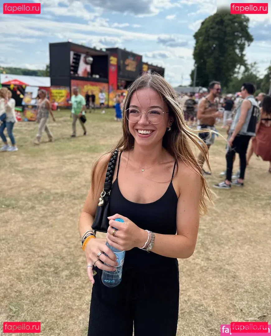 Hannah C Onlyfans Photo Gallery 