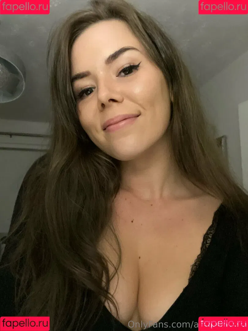 anitkaaa Onlyfans Photo Gallery 