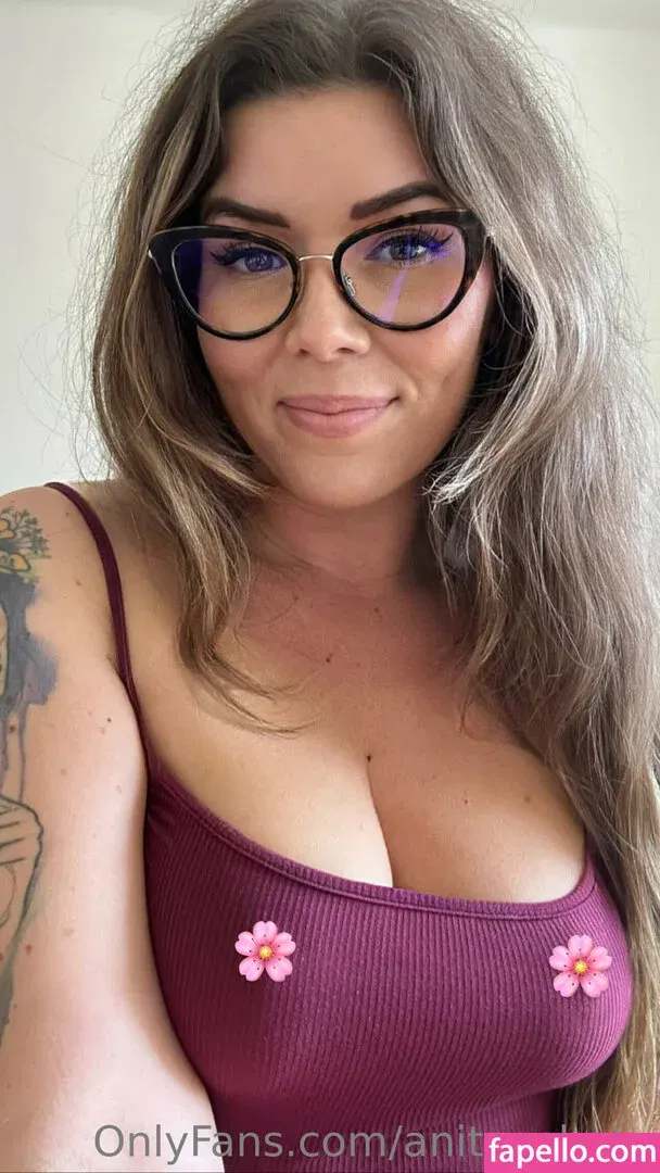 anitkaaa Onlyfans Photo Gallery 