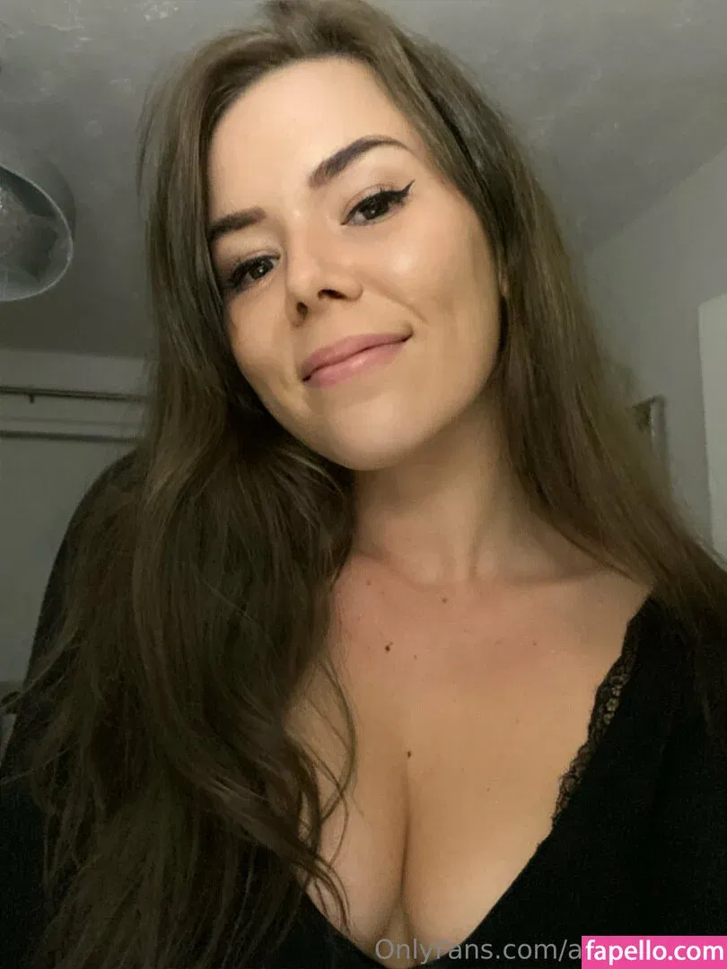 anitkaaa Onlyfans Photo Gallery 