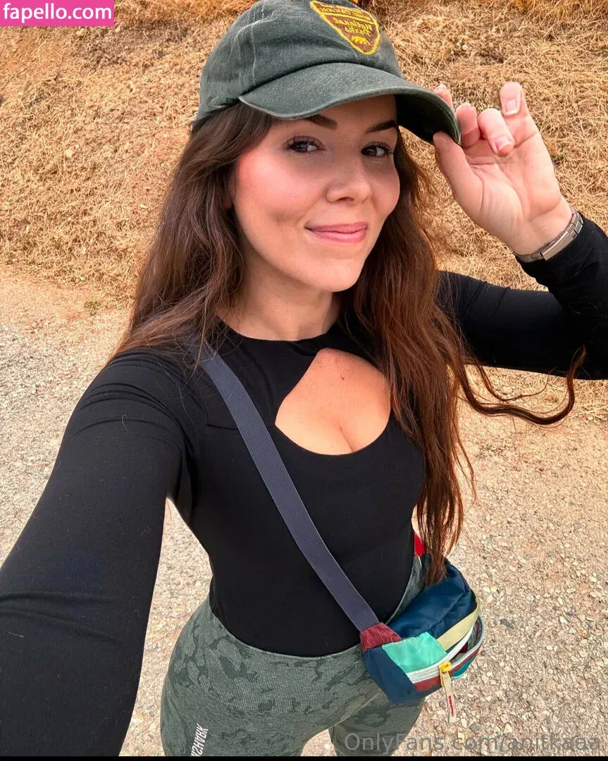 anitkaaa Onlyfans Photo Gallery 