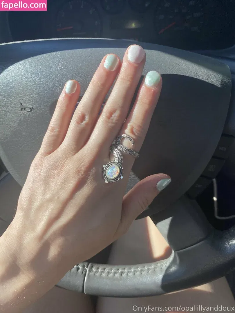 opal.lilly.onyx Onlyfans Photo Gallery 