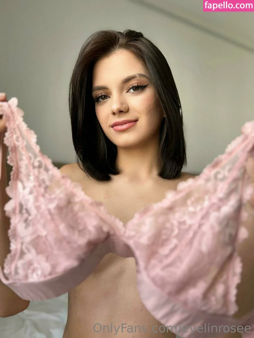 evelinrosee Onlyfans Photo Gallery 