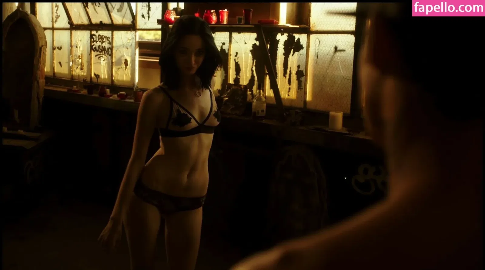 Emma Dumont Onlyfans Photo Gallery 