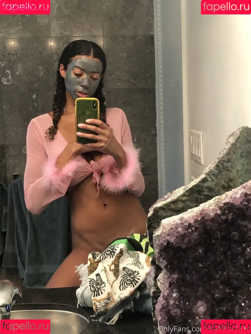Naki Kaching Onlyfans Photo Gallery 