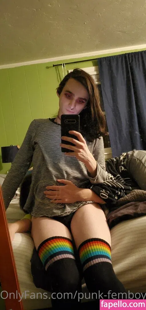 punk-femboy Onlyfans Photo Gallery 