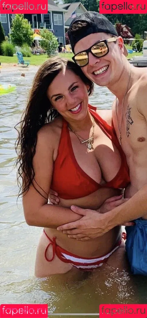 Annie Agar Onlyfans Photo Gallery 