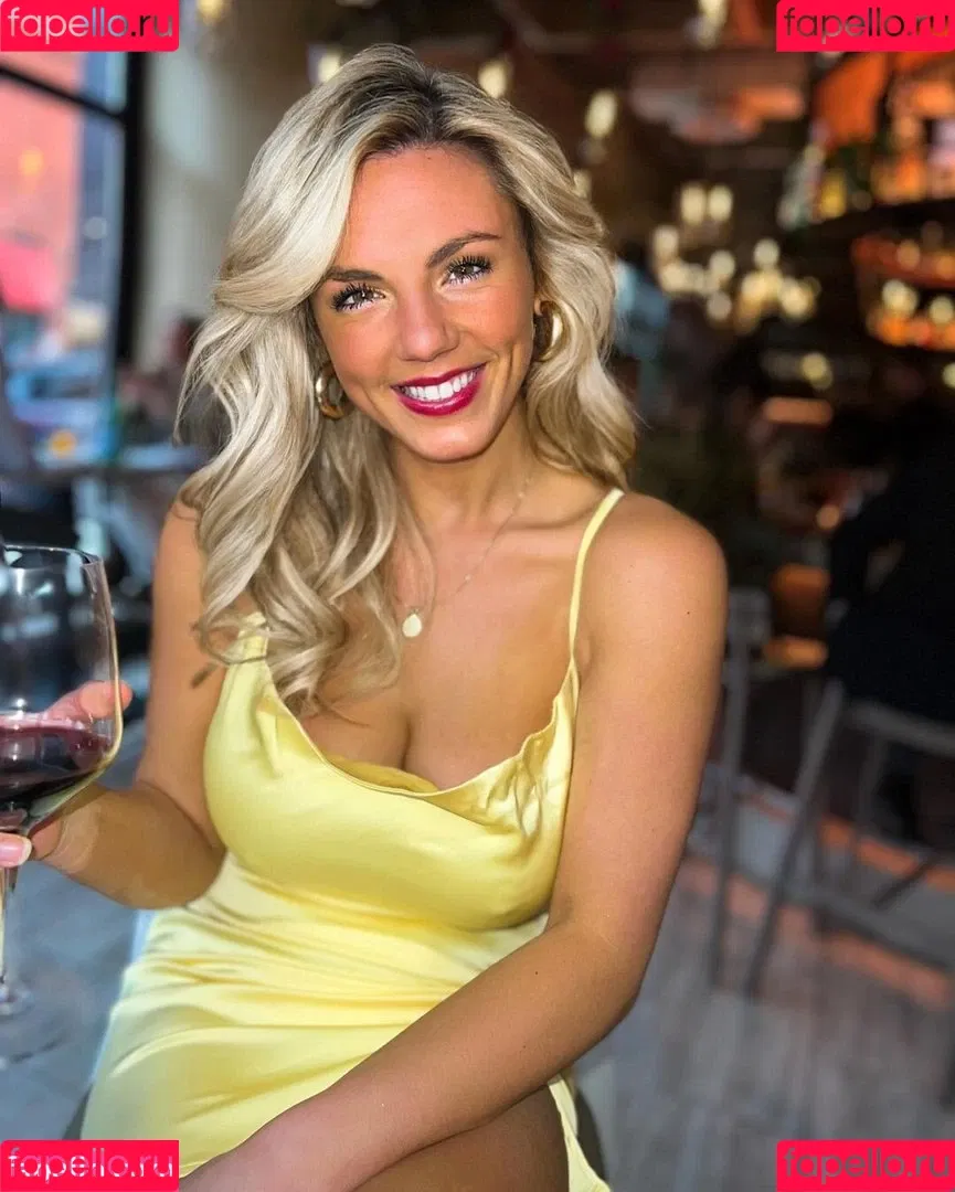 Annie Agar Onlyfans Photo Gallery 