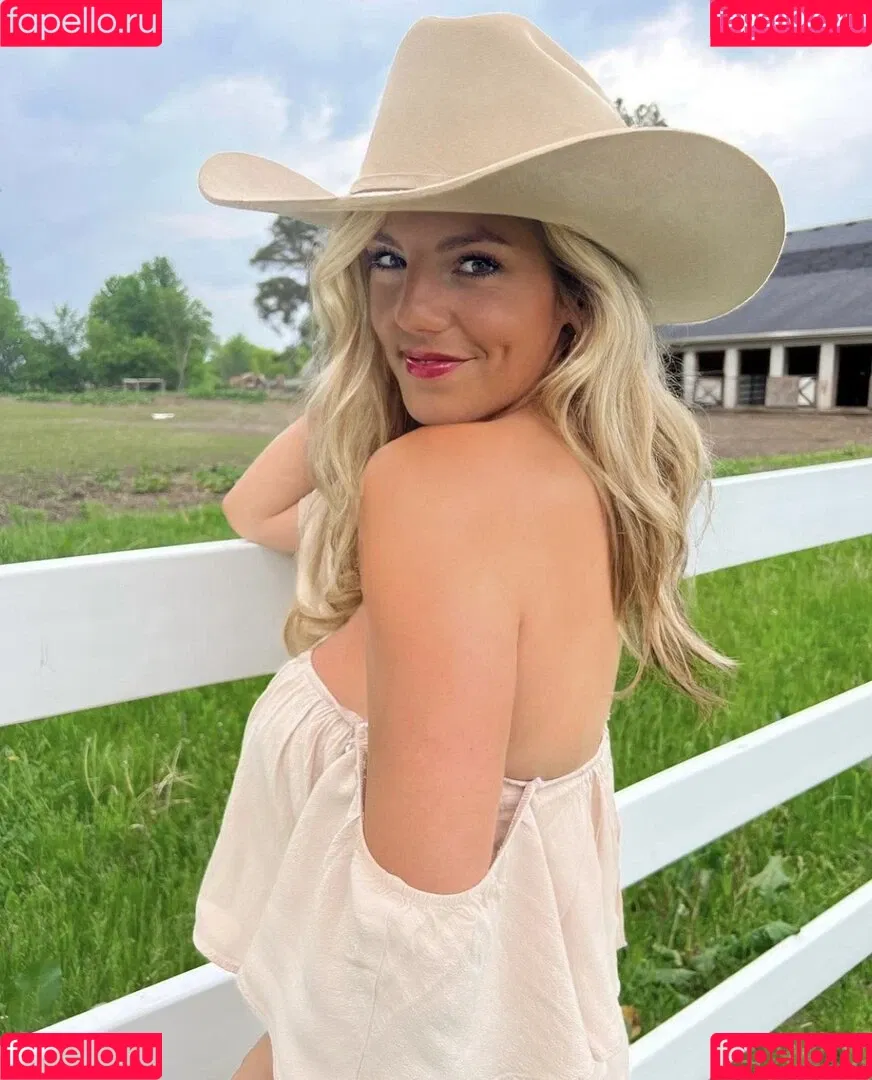 Annie Agar Onlyfans Photo Gallery 