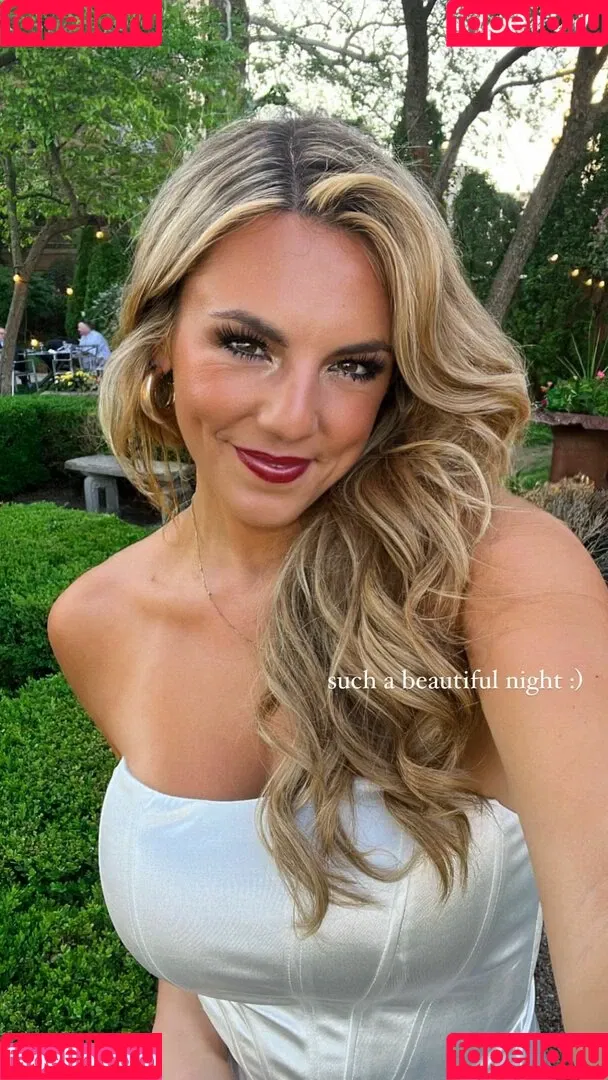 Annie Agar Onlyfans Photo Gallery 