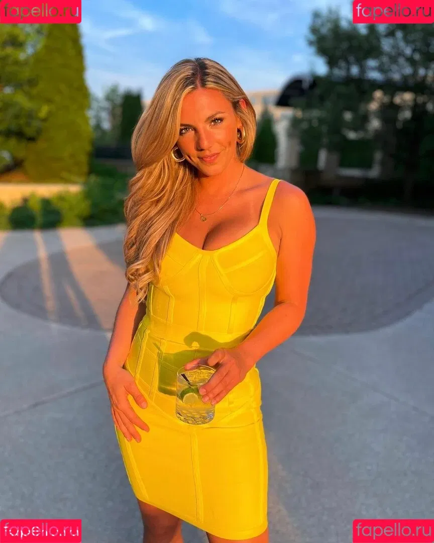 Annie Agar Onlyfans Photo Gallery 