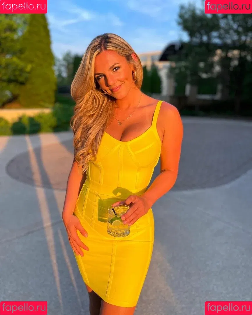 Annie Agar Onlyfans Photo Gallery 