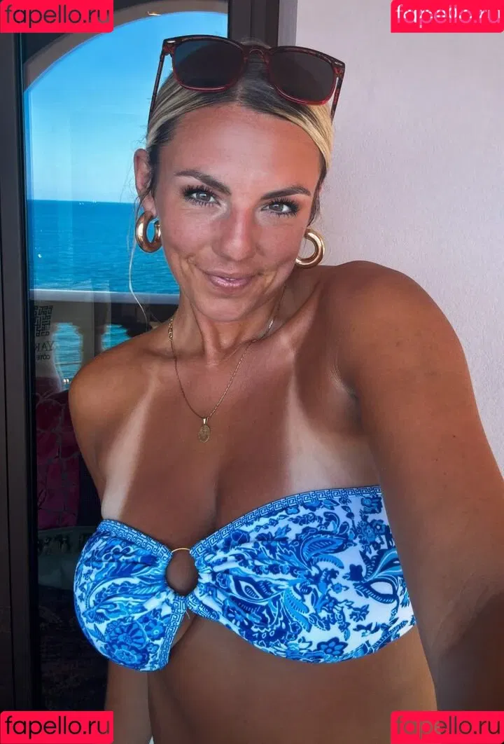 Annie Agar Onlyfans Photo Gallery 