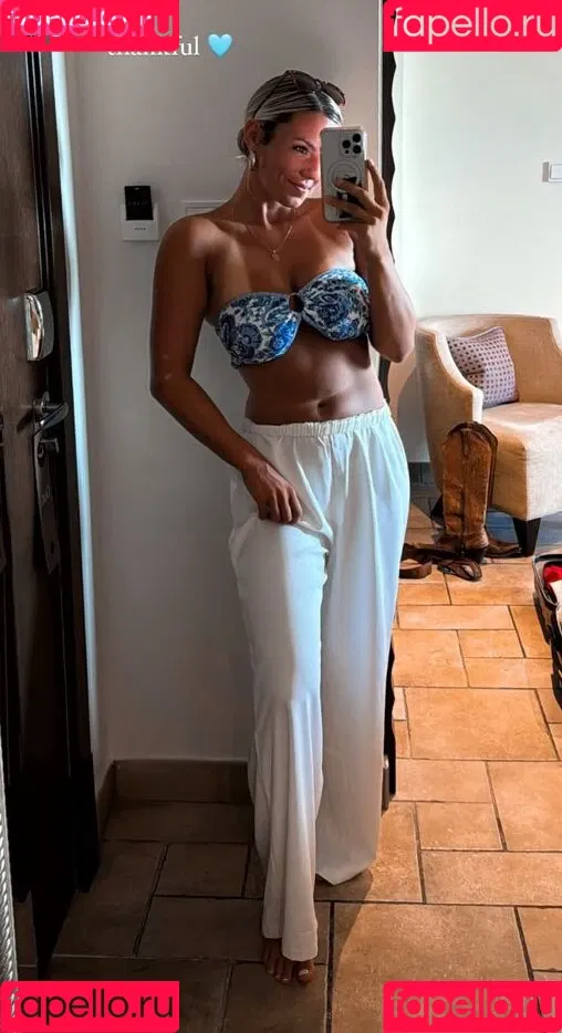 Annie Agar Onlyfans Photo Gallery 