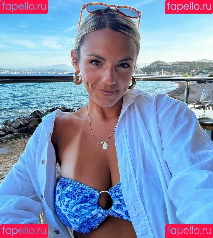 Annie Agar Onlyfans Photo Gallery 