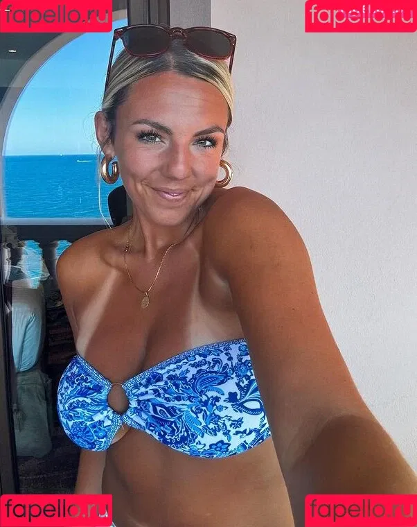 Annie Agar Onlyfans Photo Gallery 