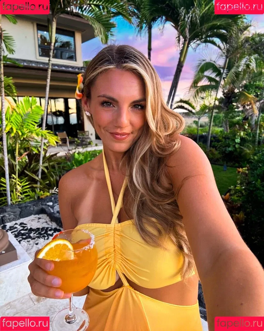 Annie Agar Onlyfans Photo Gallery 