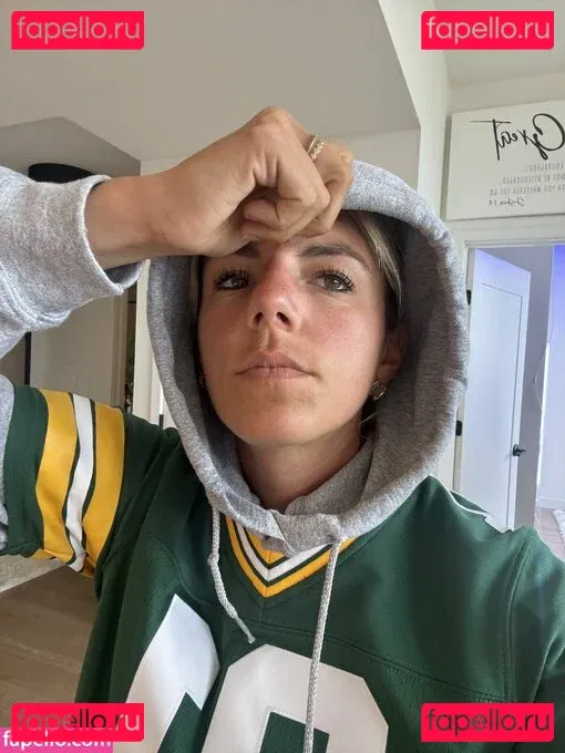 Annie Agar Onlyfans Photo Gallery 