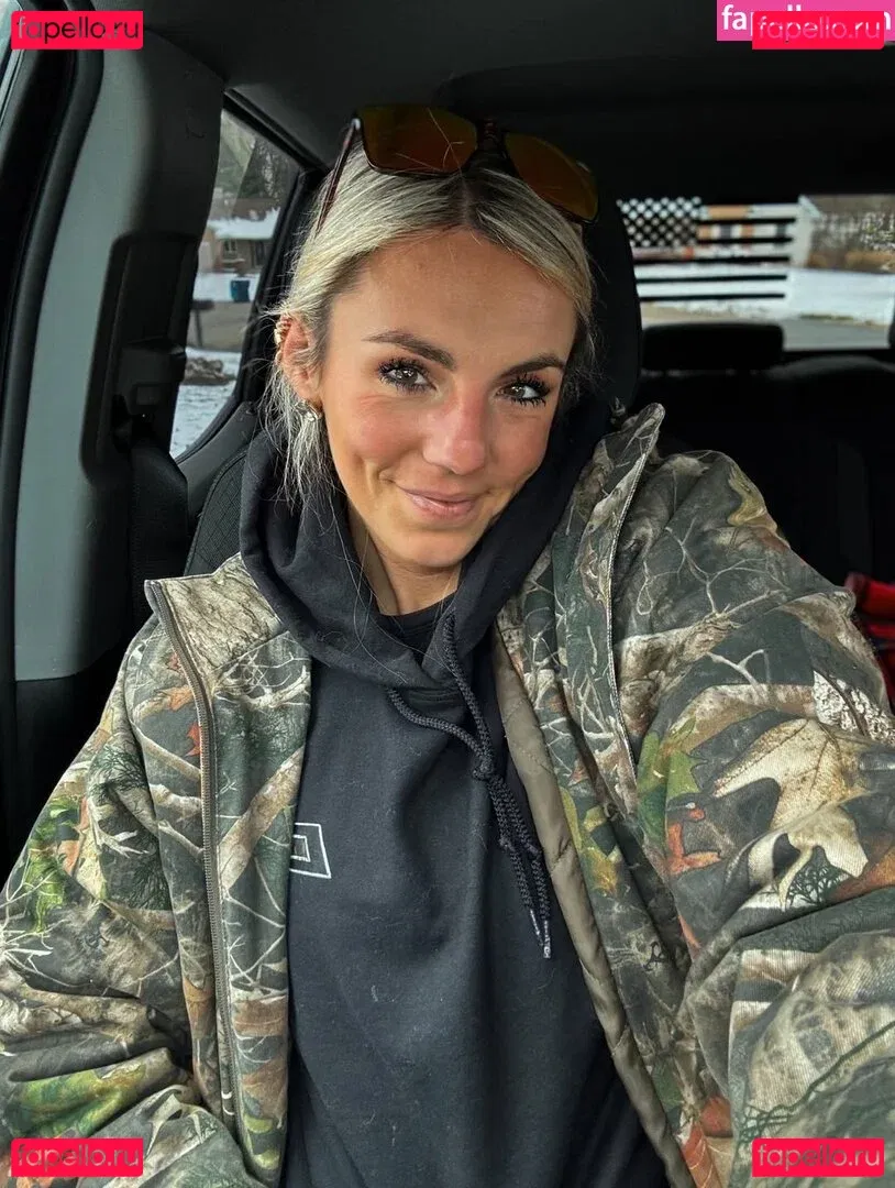 Annie Agar Onlyfans Photo Gallery 