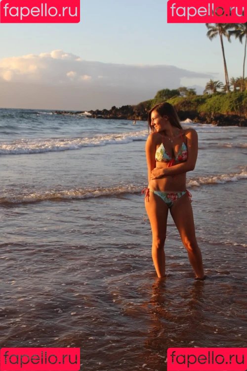 Annie Agar Onlyfans Photo Gallery 