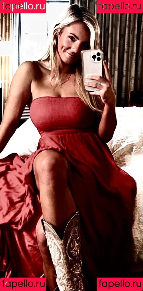 Annie Agar Onlyfans Photo Gallery 