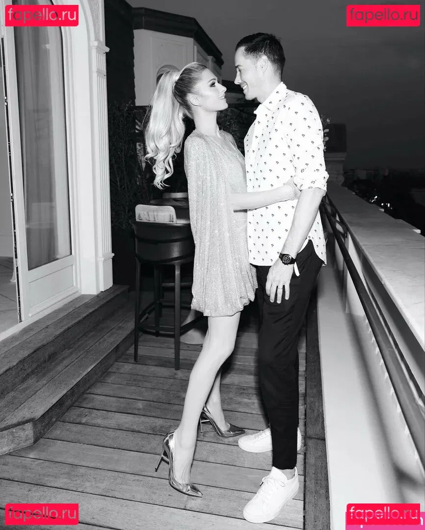 Paris Hilton Onlyfans Photo Gallery 