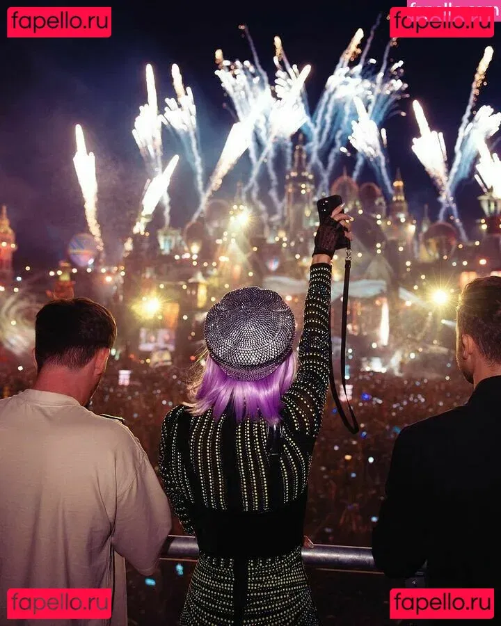 Paris Hilton Onlyfans Photo Gallery 