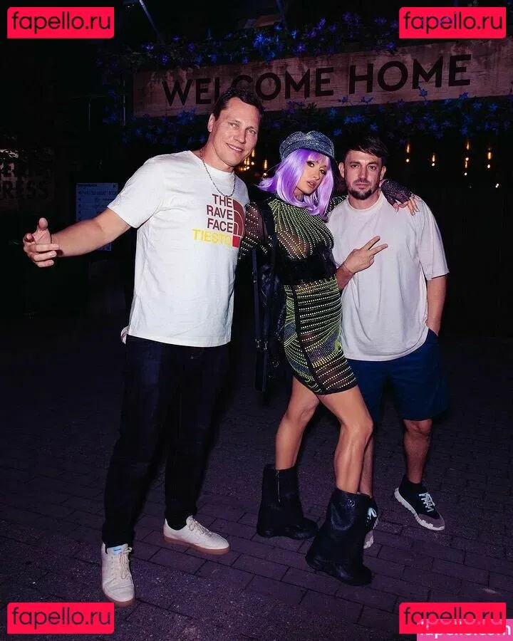 Paris Hilton Onlyfans Photo Gallery 