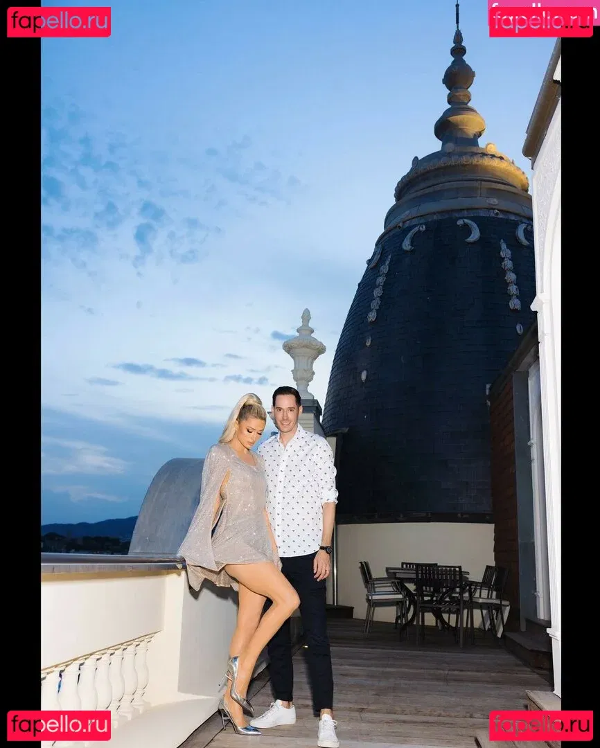 Paris Hilton Onlyfans Photo Gallery 