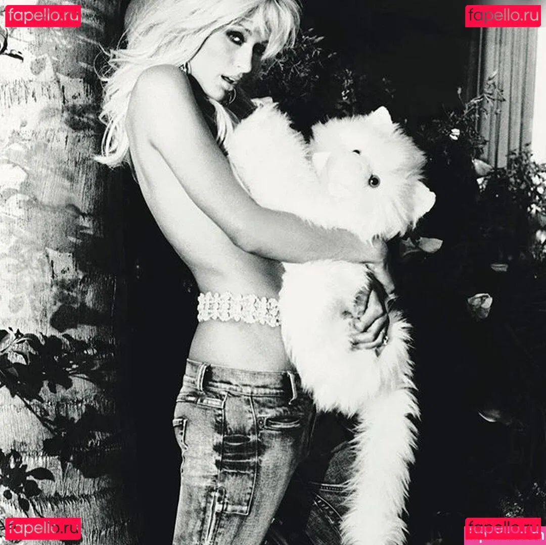 Paris Hilton Onlyfans Photo Gallery 