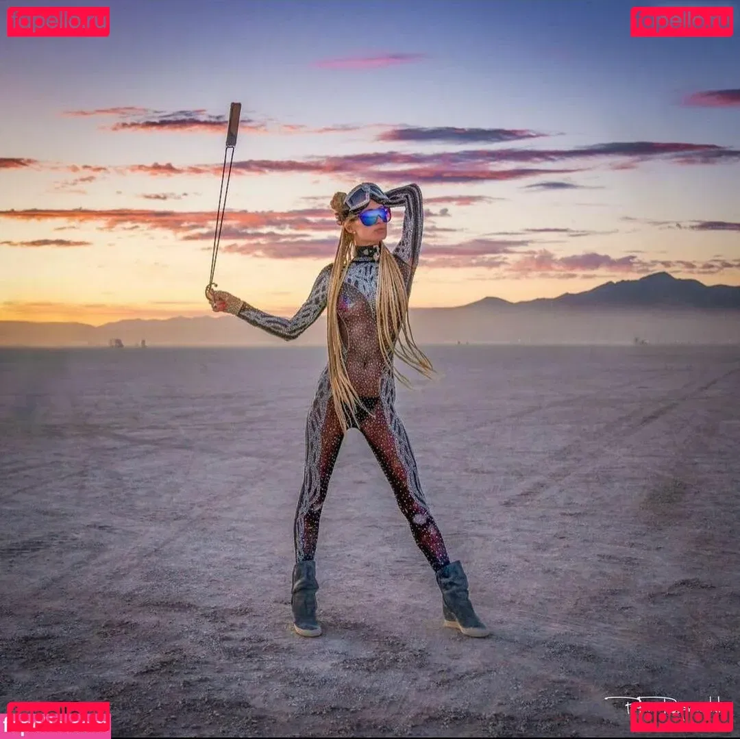 Paris Hilton Onlyfans Photo Gallery 