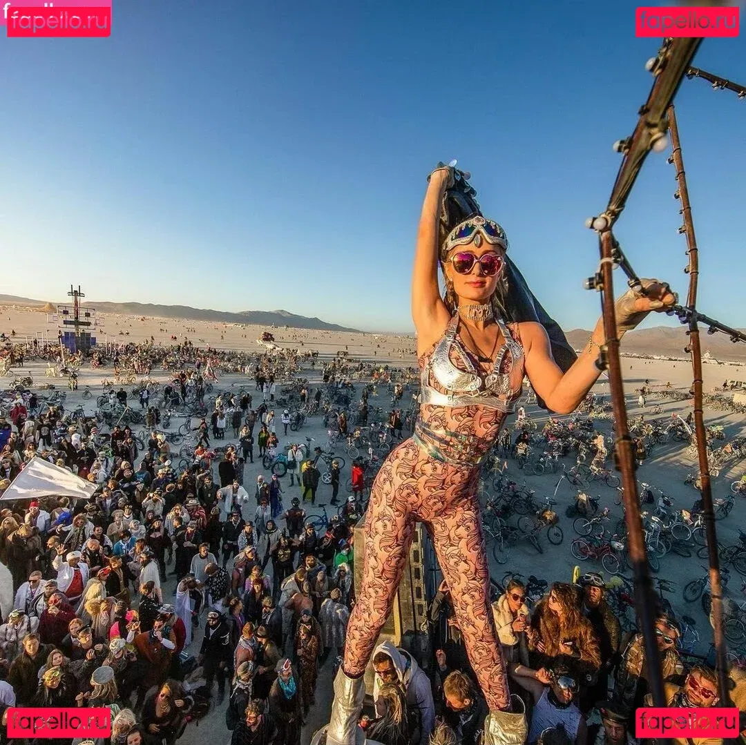 Paris Hilton Onlyfans Photo Gallery 