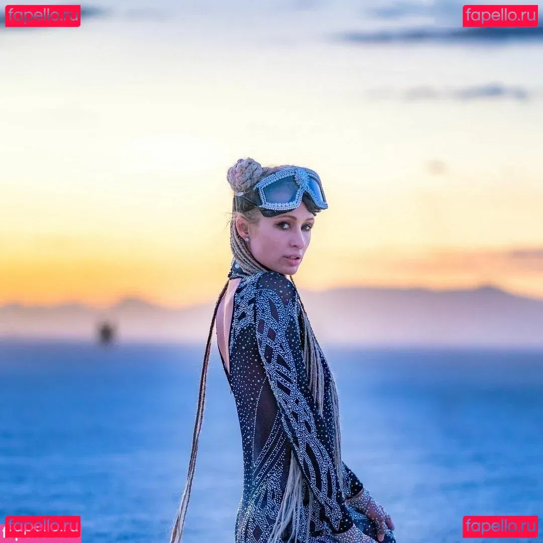 Paris Hilton Onlyfans Photo Gallery 