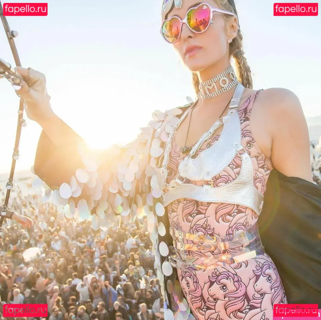 Paris Hilton Onlyfans Photo Gallery 