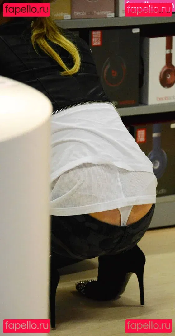 Paris Hilton Onlyfans Photo Gallery 