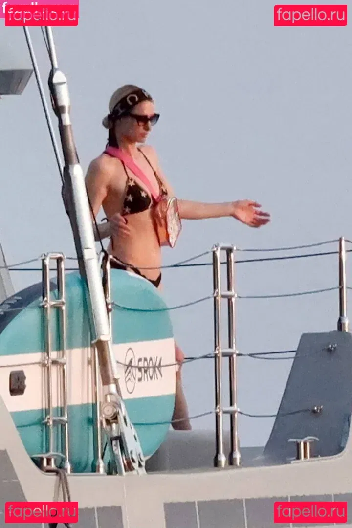 Paris Hilton Onlyfans Photo Gallery 