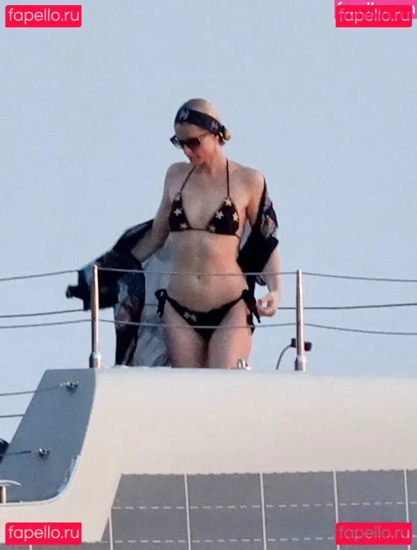 Paris Hilton Onlyfans Photo Gallery 