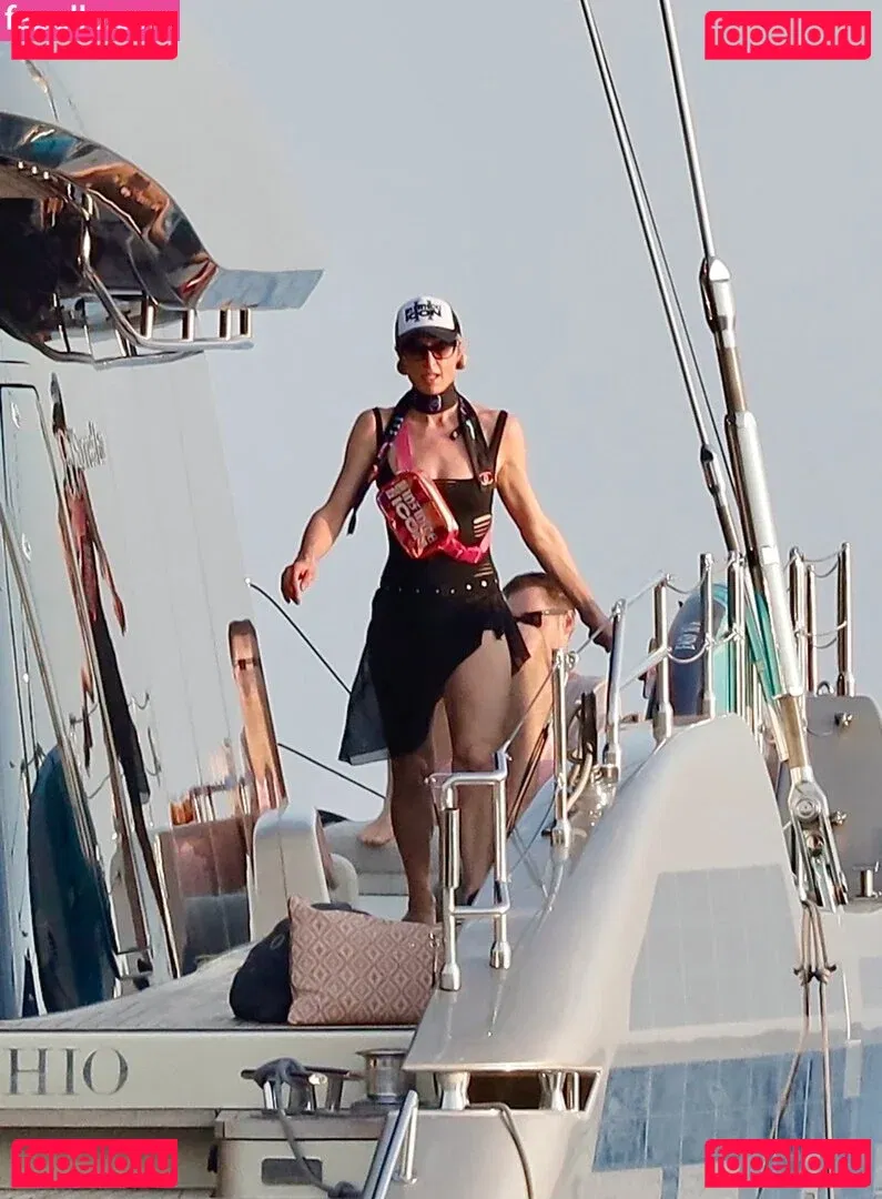 Paris Hilton Onlyfans Photo Gallery 