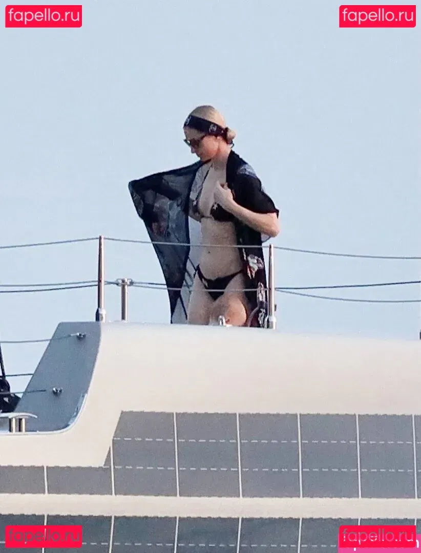 Paris Hilton Onlyfans Photo Gallery 