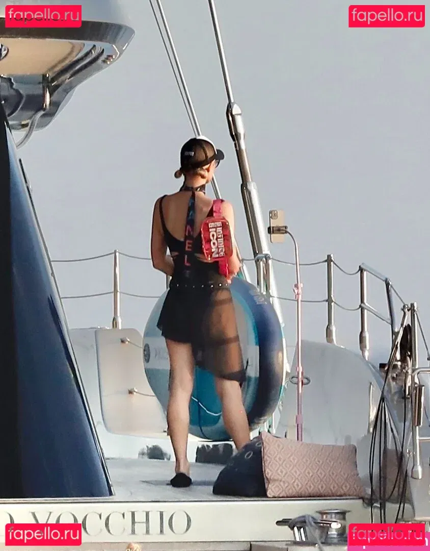 Paris Hilton Onlyfans Photo Gallery 