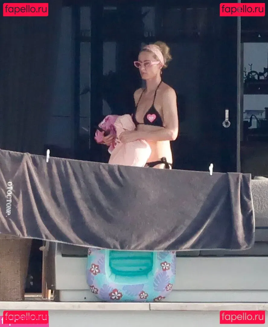 Paris Hilton Onlyfans Photo Gallery 