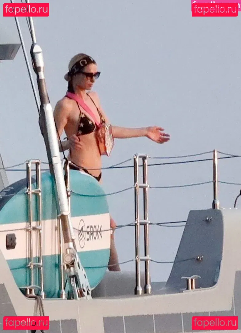 Paris Hilton Onlyfans Photo Gallery 