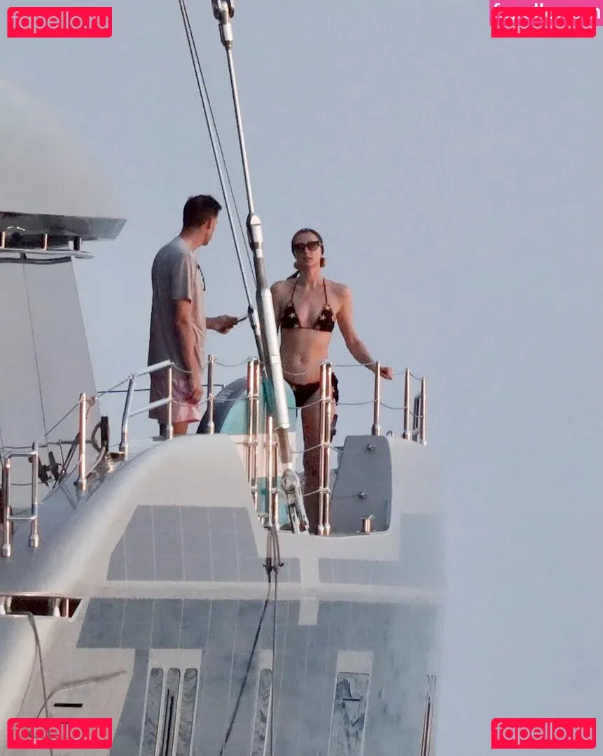 Paris Hilton Onlyfans Photo Gallery 