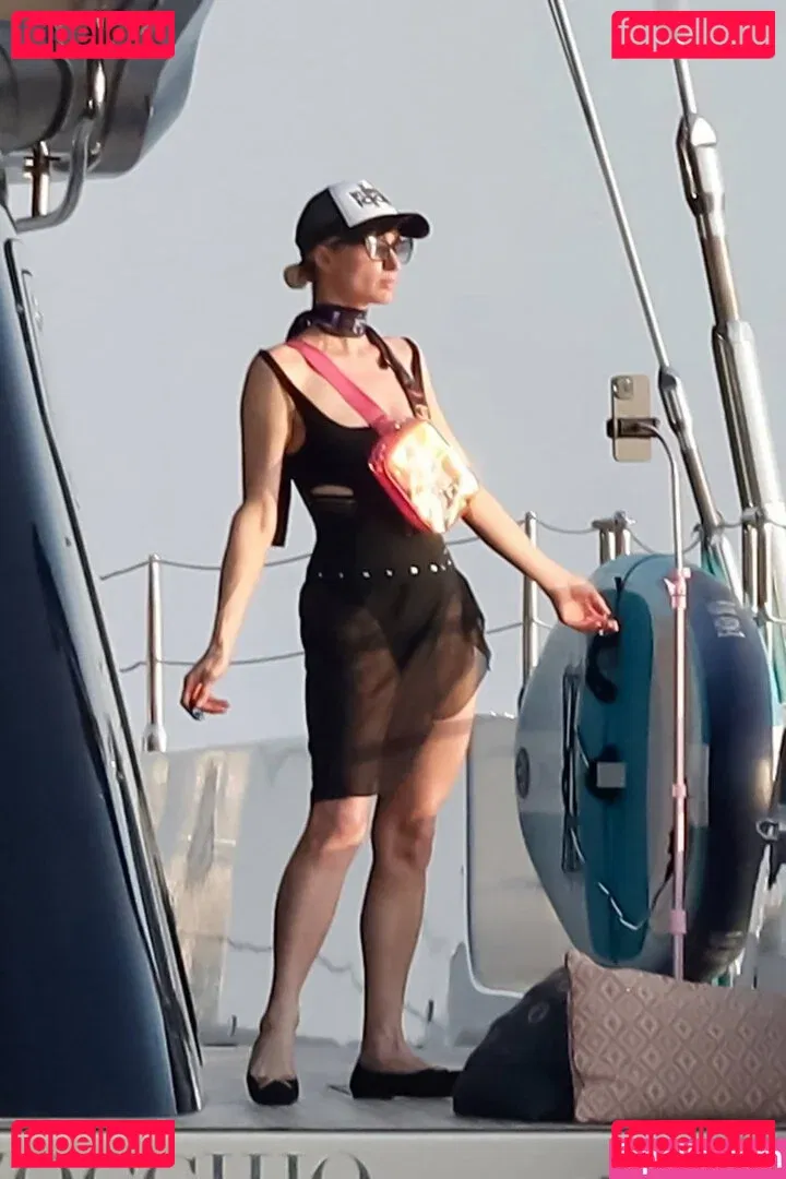 Paris Hilton Onlyfans Photo Gallery 