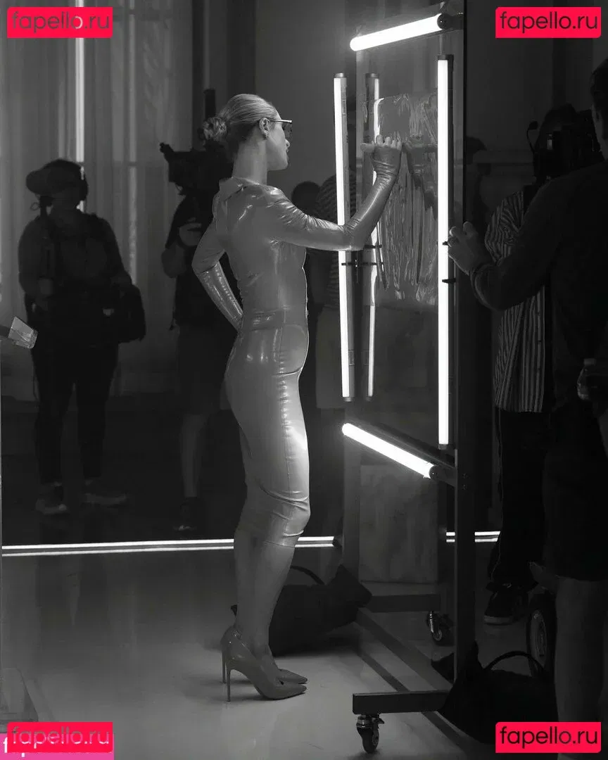 Paris Hilton Onlyfans Photo Gallery 