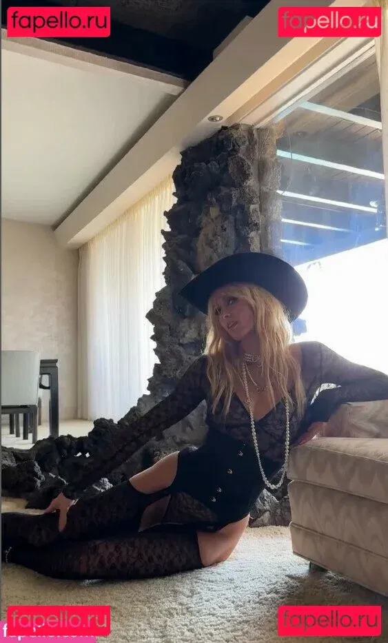 Paris Hilton Onlyfans Photo Gallery 